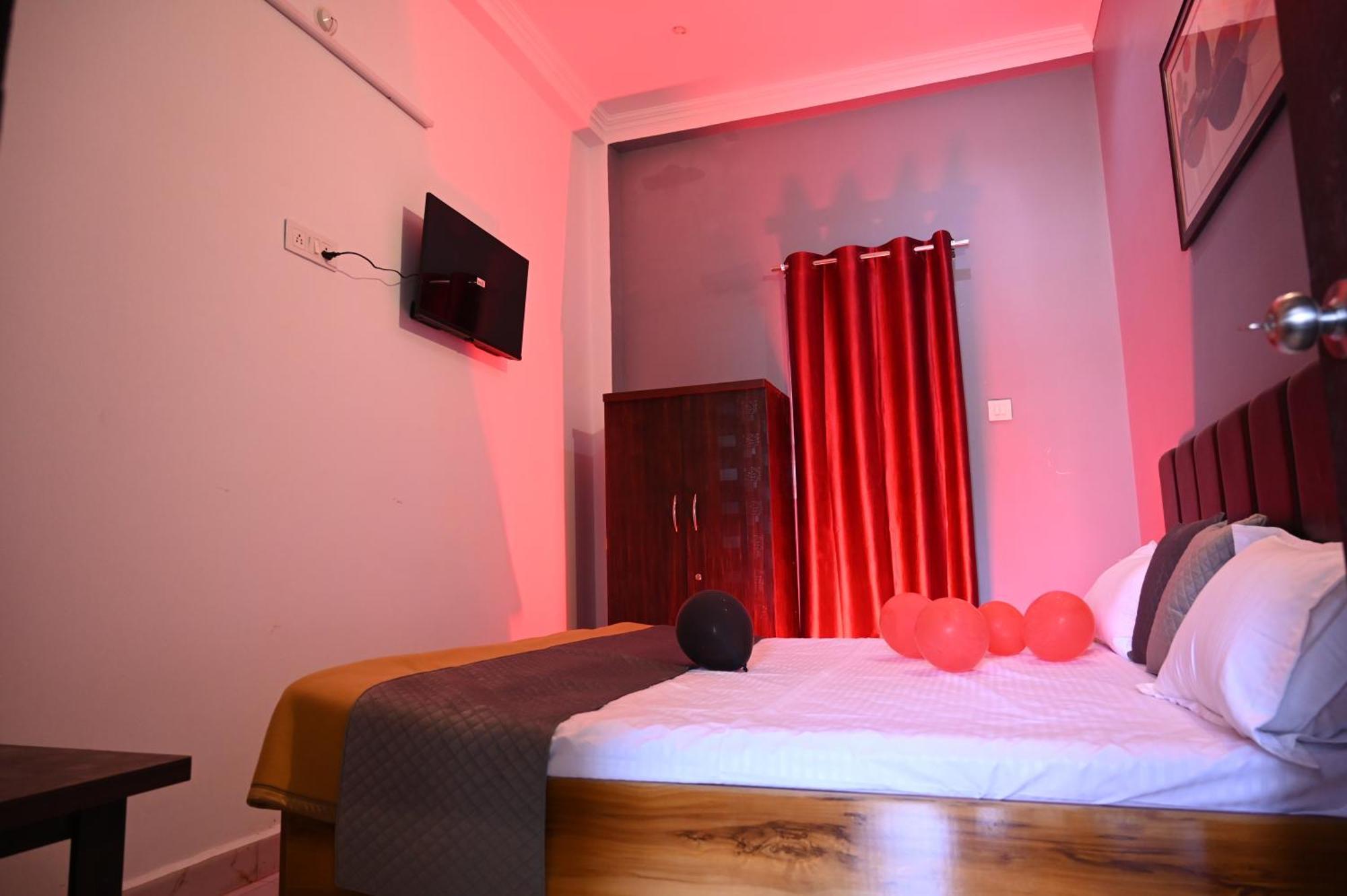 Hotel Ayodhya Paying Guest Экстерьер фото