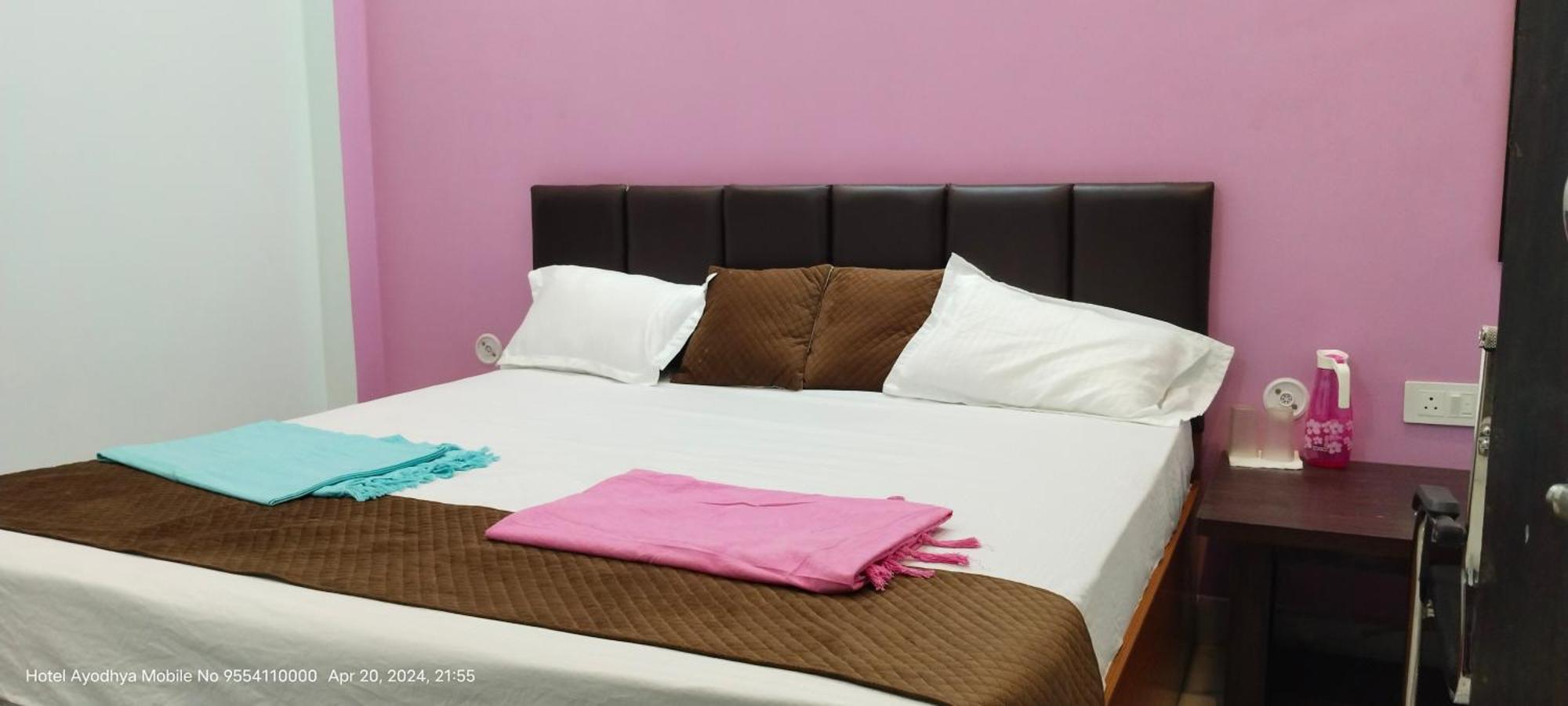 Hotel Ayodhya Paying Guest Экстерьер фото